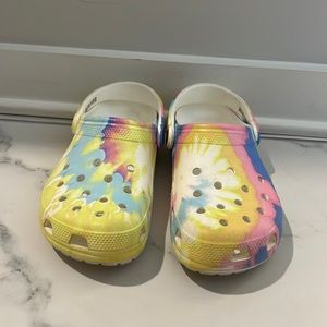 Women’s Crocs! Tie-Dye size 8